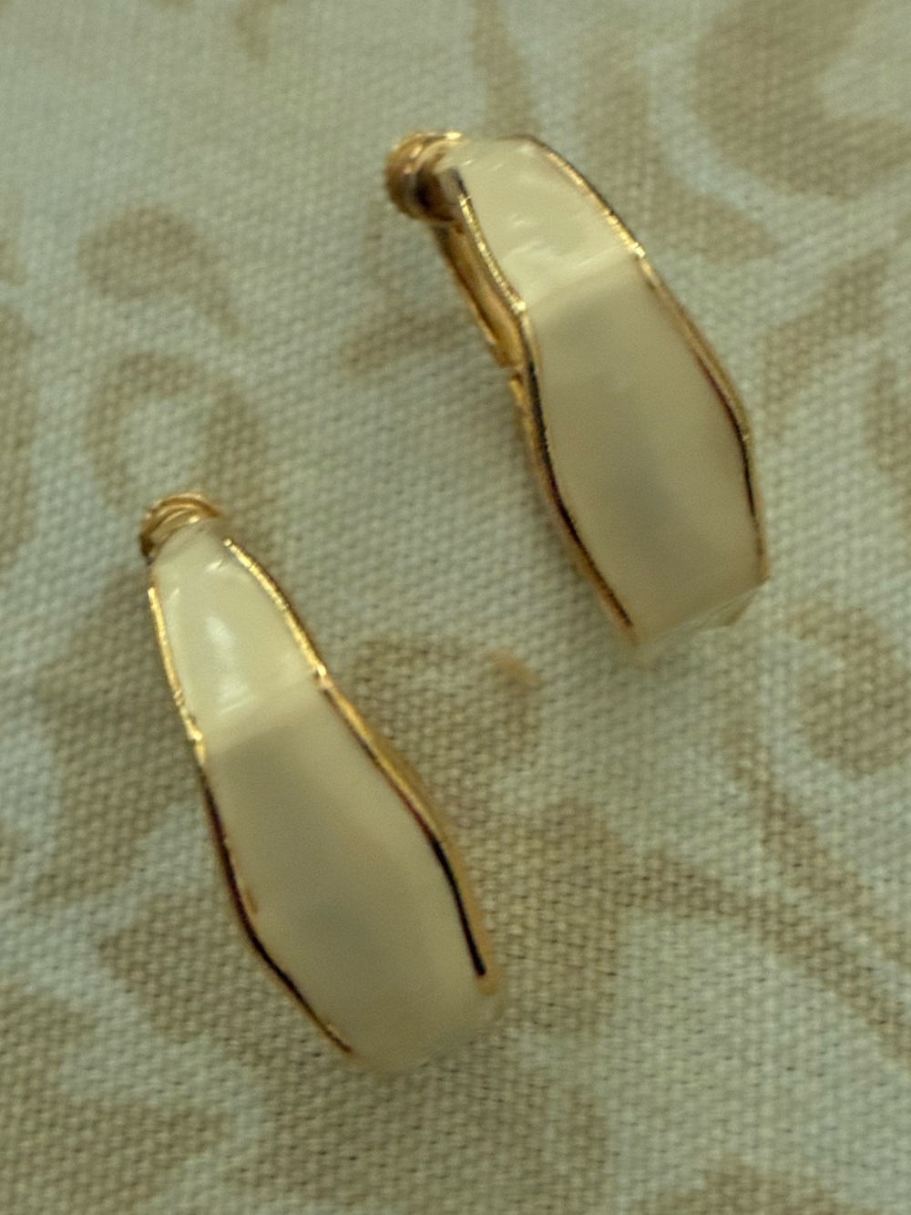 Goldette Earrings ~ Cream Enamel Hoops Gold Tone Clip On Screw Back Vintage